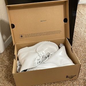BRAND NEW NEVER WORN 1460 Mono White Patent Lamper Dr. Martens Women’s Size 7